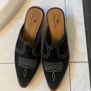 Patricia Nash western mules black size 9